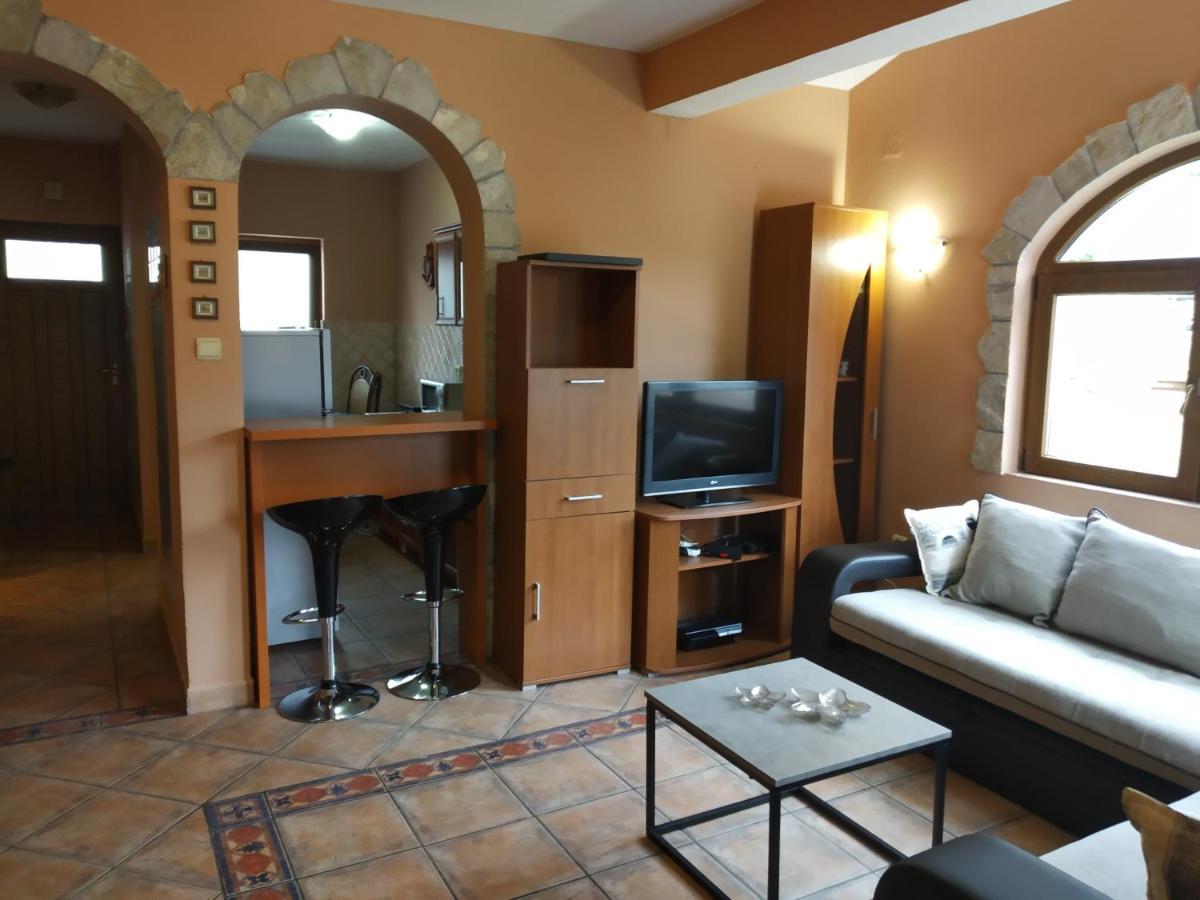 Apartment Aki Kotor